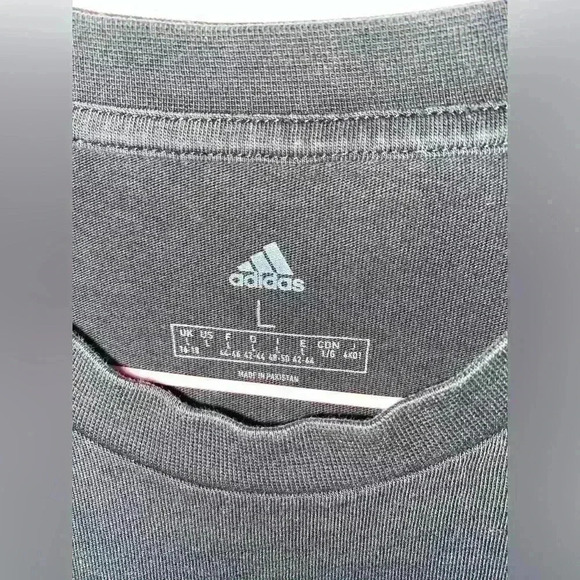 💜 Women’s Adidas Black Short Sleeve Shirt - Picture 4 of 6